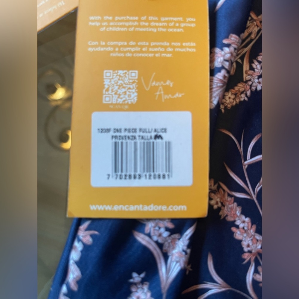 Encantadore one piece swimsuit! Gorgeous! - Picture 6 of 12